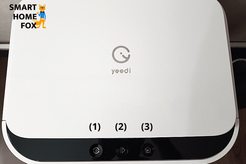 Die Steuerungsknöpfe an der Yeedi Mop Station in der Nahaufnahme